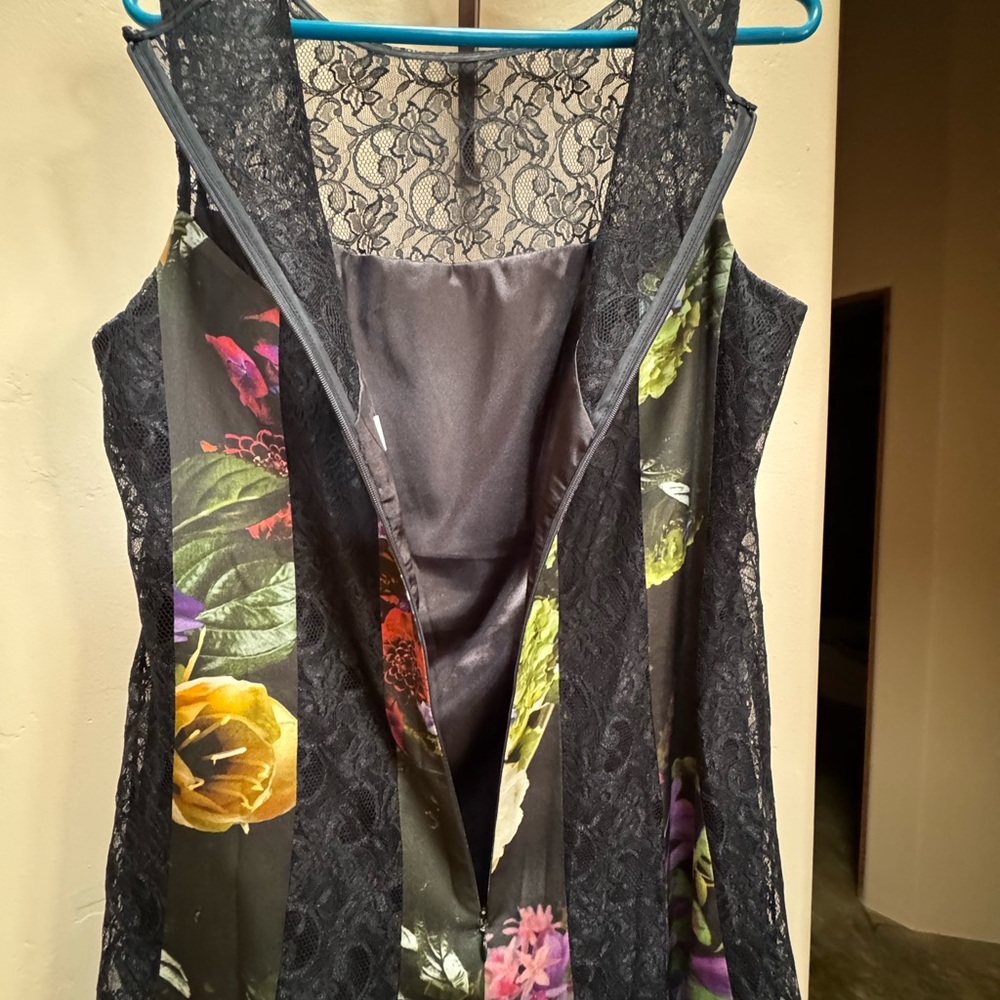 Rickie Freeman Teri Jon Silk and Lace Dress - Picture 5 of 8